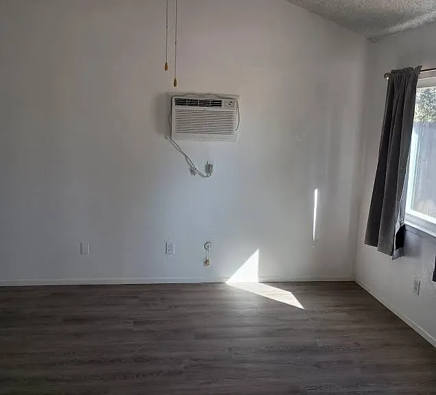 5365 Dunlop Dr — Photo 3