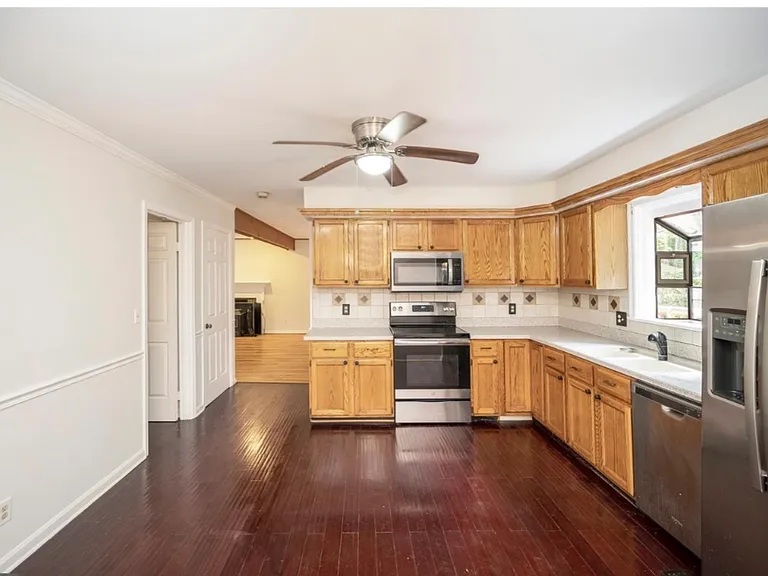 13 Franklin St — Photo 11