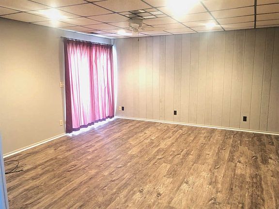 5th image of 217 Yellow Pine Dr