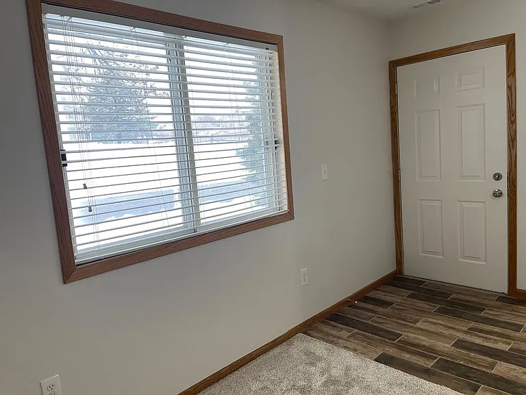 15962 Granada Ave — Photo 3
