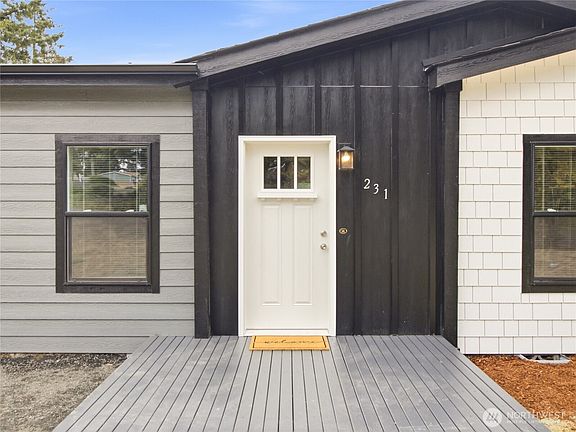 3rd image of 231 E Wood Lane