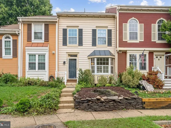 6614 Medinah Ln, Alexandria, VA 22312