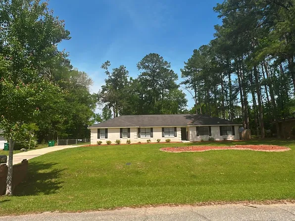 3415 Plantation Dr, Albany, GA 31721