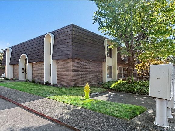 3rd image of 11208 NE 68th St APT 129