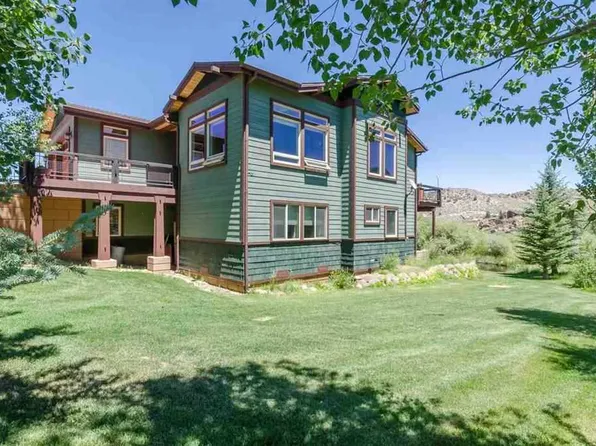 92 Sierra Springs Dr, Crowley Lake, CA 93546