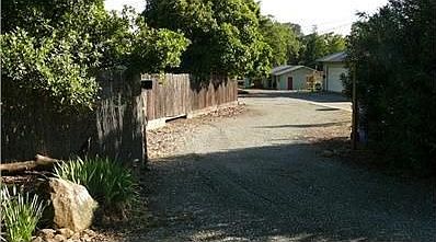 2nd image of 100 Chaparral Dr