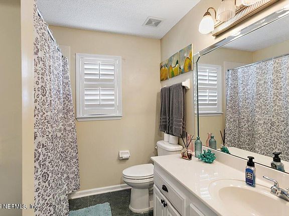 5th image of 13711 HEATHFORD Drive