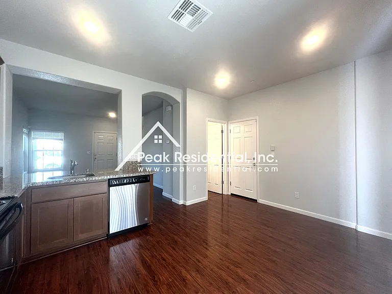 8112 Creeping Willow Ln — Photo 7