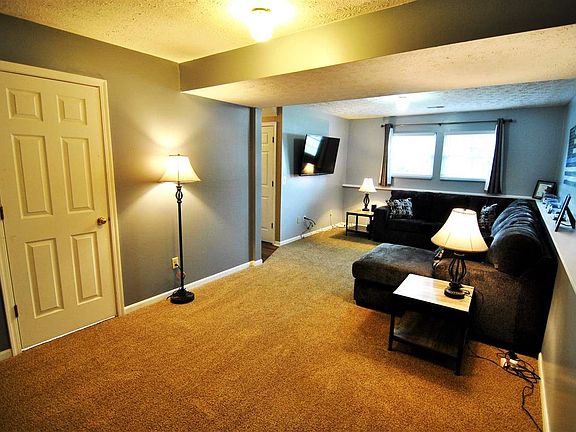 5th image of 65 Hearthstone Ct