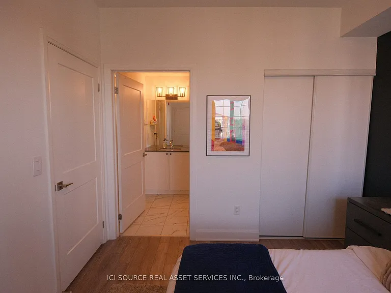 50 Lakebreeze Dr #421 — Photo 10