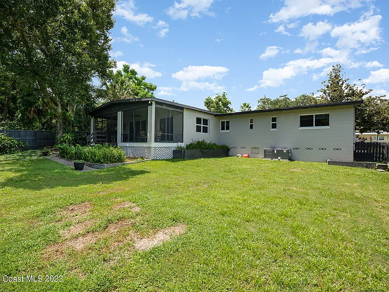 115 S Indian Cir — Photo 31