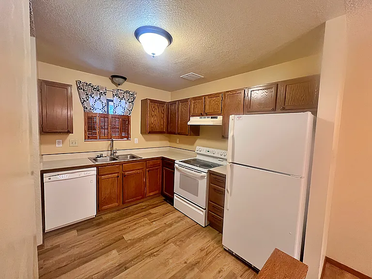 3400 Canyon Dr #2E — Photo 6