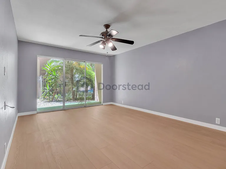4600 Lamont St #4-113 — Photo 6