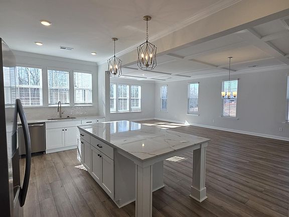 4th image of 1062 Paula Parris Rd #39