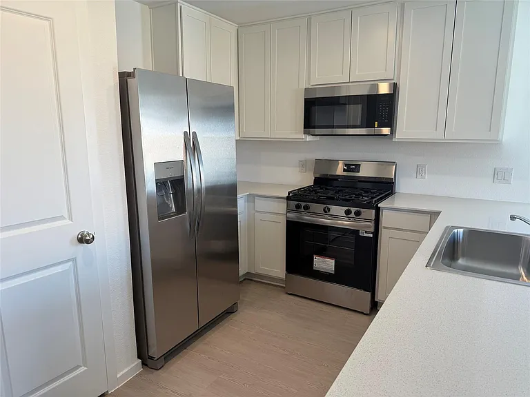 2527 Night Emerald Dr — Photo 11