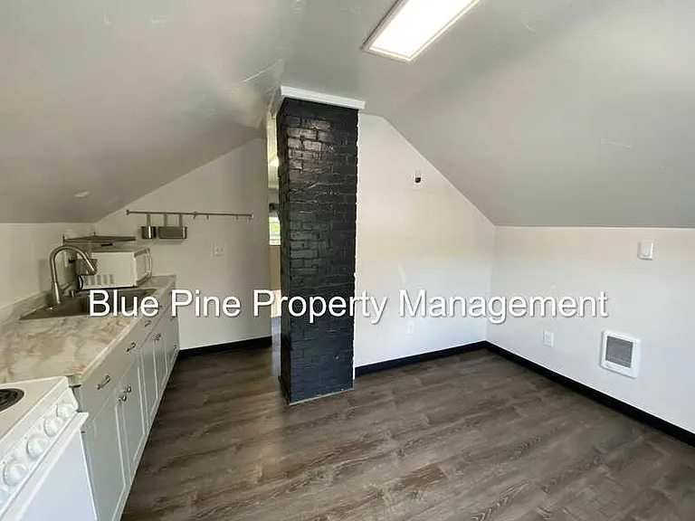 306 Lawton St #1 — Photo 4