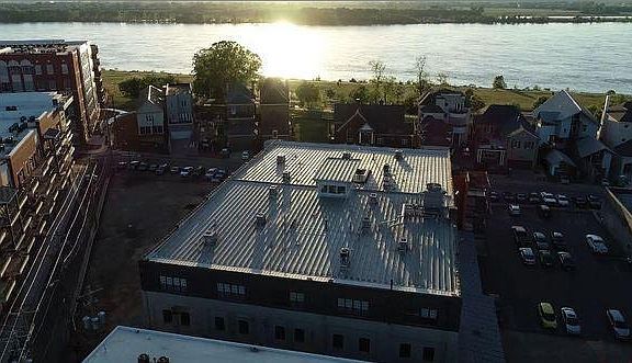 Direct Riverfront Building