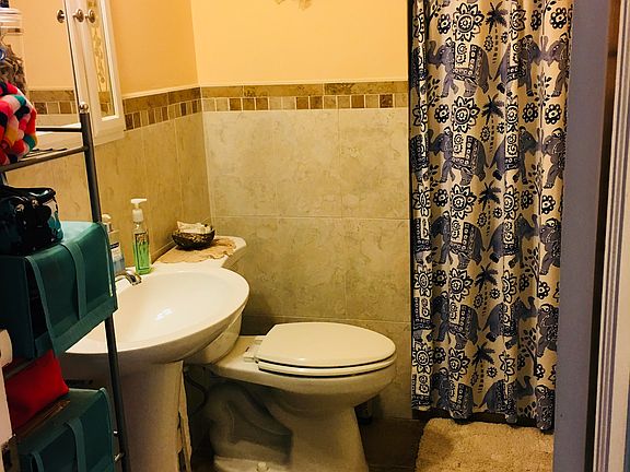 3rd image of 610 NW 8th St