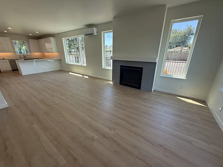 2210 Emerson Dr #1 — Photo 2