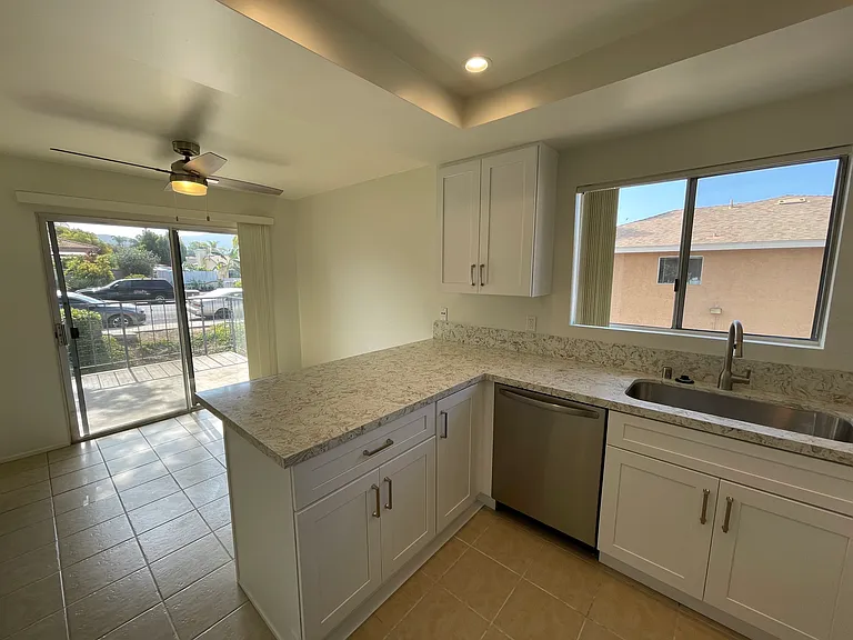 1255 Arcadia Ave #D — Photo 4