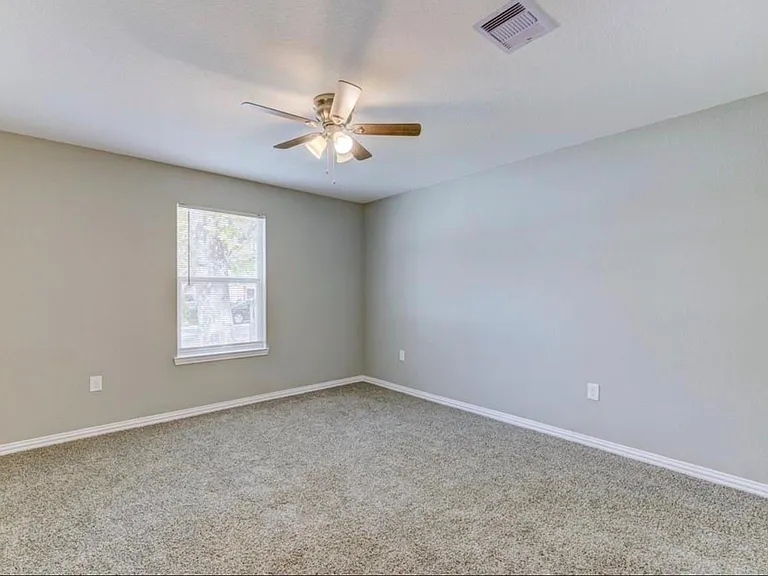 5824 Glen Lee Dr — Photo 11