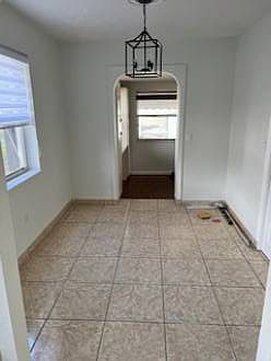 3rd image of 729 Curtiss Pkwy #1