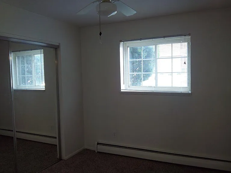 4745-4747 4749 4751 Oberlin Avenue Lorain Oh #4405 — Photo 5