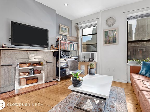 3rd image of 375 W 46th St APT 3e