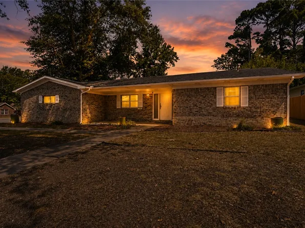 1101 NE 2nd St, Bentonville, AR 72712
