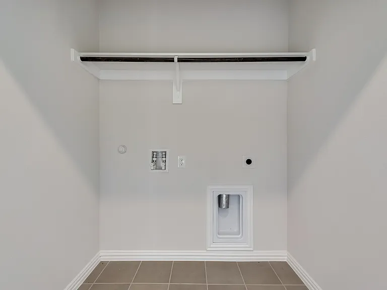 210 Olympus St — Photo 1