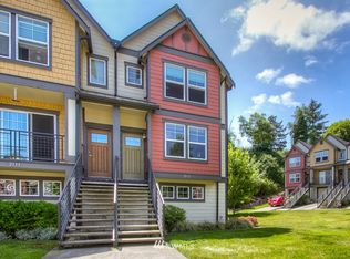 2713 SW Sylvan Heights Dr, Seattle, WA 98126