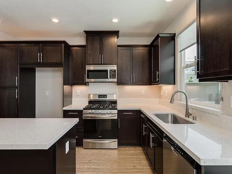 4821 Holden Dr — Photo 13