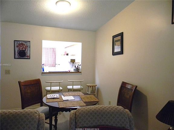 4th image of 96 Mathews Dr APT 20