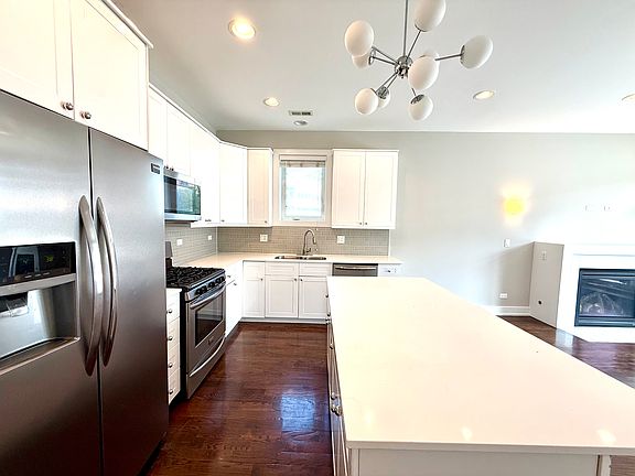 4th image of 1904 N Western Ave #2E