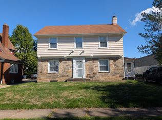 709 Sunset View Dr, Akron, OH 44320