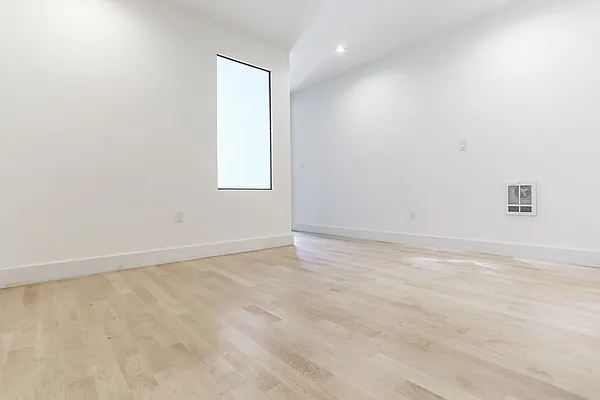 Rented by Pinn Realty | media 29