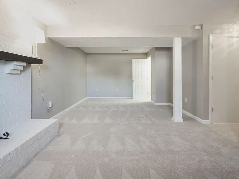 16012 Normandy Ct — Photo 16