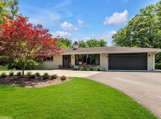 14375 W Hawthorne Ave, Lake Forest, IL 60045