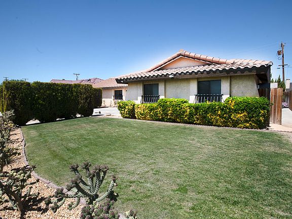 4th image of 21561 Sheridan Ct