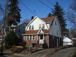 525 Martense Ave, Teaneck, NJ 07666