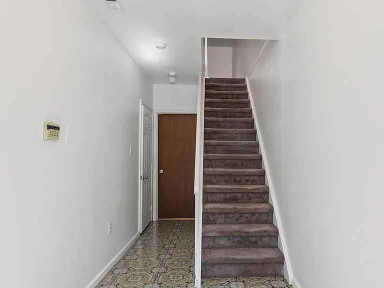 3379 Frederick St — Photo 4