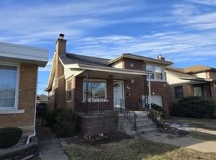 8928 S Bennett Ave, Chicago, IL 60617