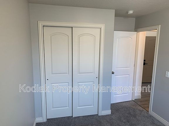 4th image of 312 N Greenwich Dr