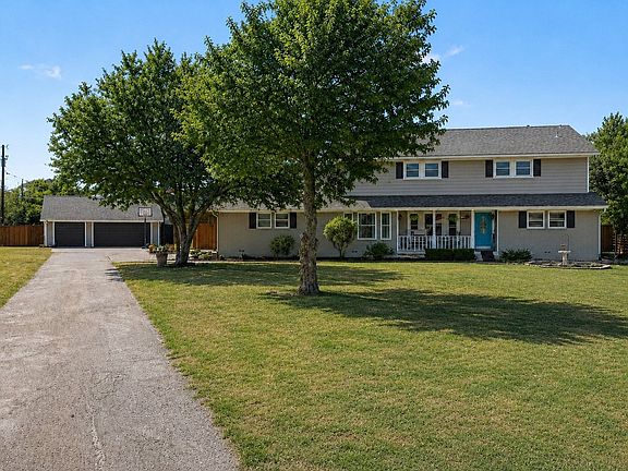 2nd image of 224 Windy Ln