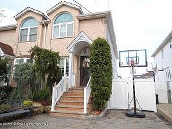 3rd image of 187 Shiel Ave