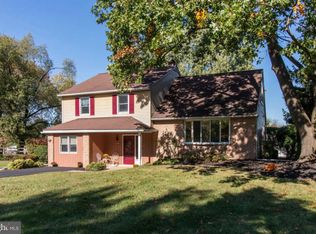 23 Meadow Glen Rd, Lansdale, PA 19446