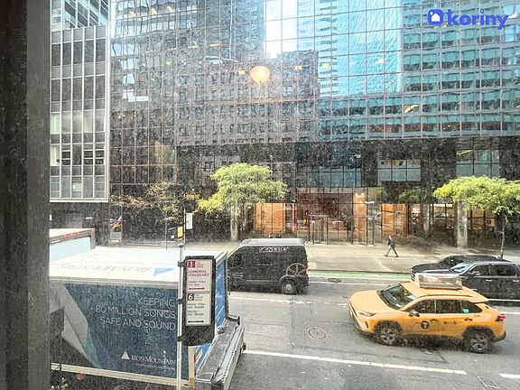 5th image of 155 E 52nd St #2OA