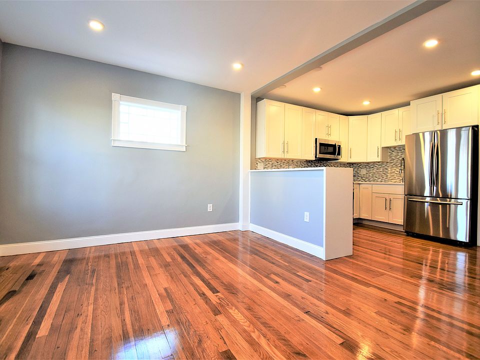 Open Concept Living Room / Kitchen
