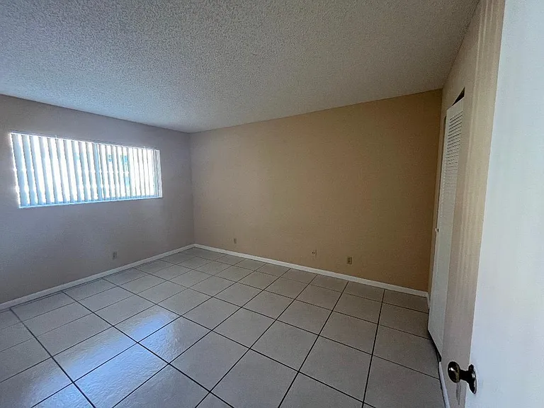 2885 SW 22nd Ave #106 — Photo 8