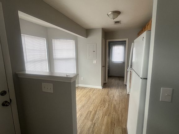 5th image of 3306 Chesapeake Cir